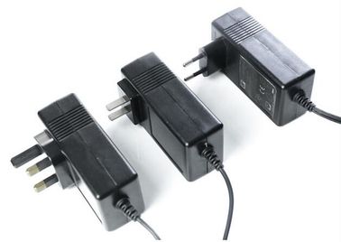 De Machtsadapter van de hoge Machtsdouane 12v, 12v-Ladersvoeding met 47-63Hz