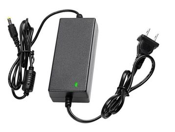 Zwarte Desktopac gelijkstroom Machtsadapter met 100mvpp-Rimpelingslawaai, 85%-Efficiency